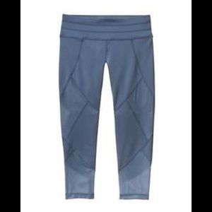 Athleta Mesh Sonar Capris - Size Small